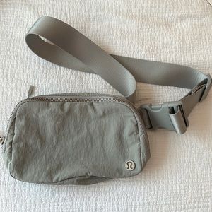 Lululemon Everywhere Belt Bag